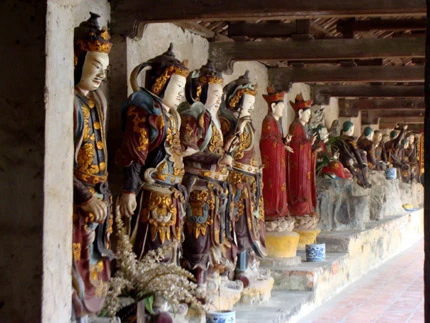 100 pho tượng đất ở chùa Nôm đã 1.000 năm không hỏng