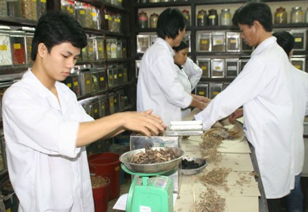 Sư không mặc áo vàng ảnh 2 Hoà thượng Thích Tuệ Tâm không quan tâm đến các học trò của mình là lương, Phật hay Thiên chúa giáo.