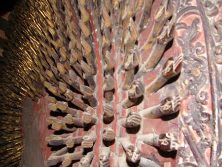 Phật bà nghìn tay nghìn mắt. Ảnh: Trần Trọng Dương. Phật bà nghìn tay nghìn mắt. Ảnh: Trần Trọng Dương.