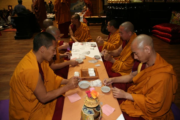 Le Hoan nguyen Man Da la tren cat 11.jpg