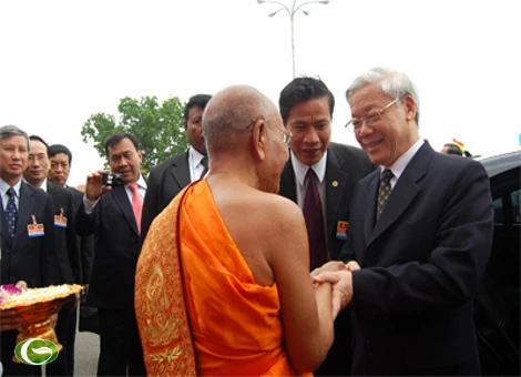 nguyen phu trong tep vong Tổng Bí thư Nguyễn Phú Trọng thăm Vua Sư Tép Vông và Bukri cầu chúc cho tình hữu nghị