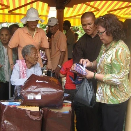 wthayGHIMG_2640 (Copy)-qpr.JPG