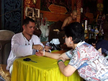 Đến Chiang Mai viếng chùa cổ ảnh 2