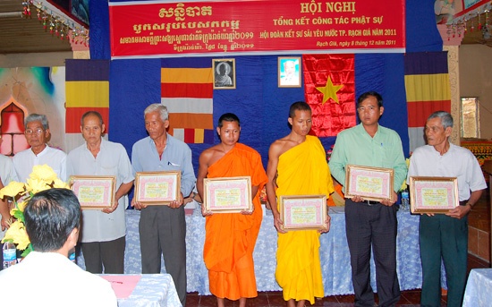 Kiên Giang: Hội Đoàn kết Sư sãi yêu nước TP. Rạch Giá tổng kết Phật sự năm 2011 ảnh 9