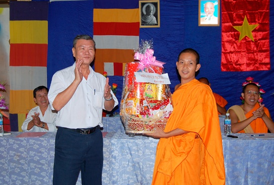 Kiên Giang: Hội Đoàn kết Sư sãi yêu nước TP. Rạch Giá tổng kết Phật sự năm 2011 ảnh 6