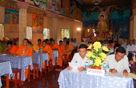 Kiên Giang: Hội Đoàn kết Sư sãi yêu nước TP. Rạch Giá tổng kết Phật sự năm 2011 ảnh 3