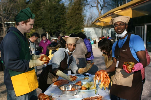 Hàn Quốc: Chùa Hoằng Pháp tổ chức mừng Khánh đản Phật A Di Đà ảnh 1 Cuoi tuan sinh hoat Chua Hoang Phap 12.jpg