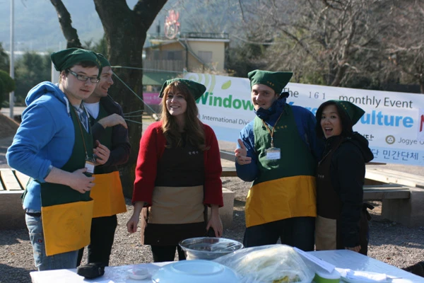 Hàn Quốc: Chùa Hoằng Pháp tổ chức mừng Khánh đản Phật A Di Đà ảnh 2 Cuoi tuan sinh hoat Chua Hoang Phap 2.jpg