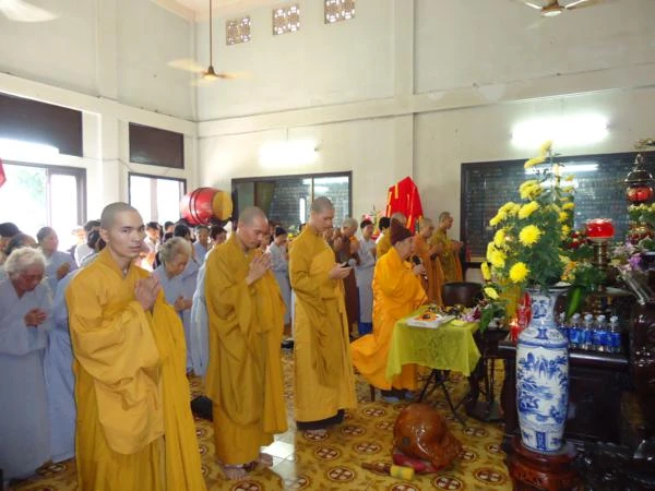 TP.HCM: Nhiều chùa tổ chức lễ Vía Đức Phật A Di Đà ảnh 1 DSC01747_600x450.jpg