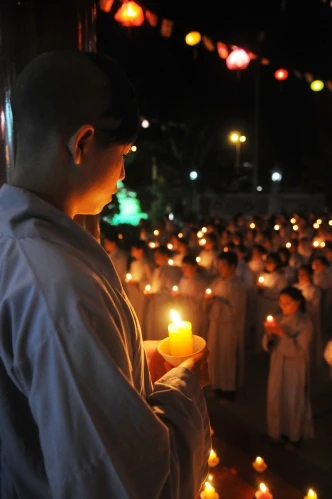 Đà Nẵng: Chùa Bà Đa tổ chức đêm hội Hoa đăng kỷ niệm Khánh đản Đức Phật A Di Đà ảnh 11 DSC_0488.JPG