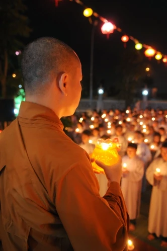 Đà Nẵng: Chùa Bà Đa tổ chức đêm hội Hoa đăng kỷ niệm Khánh đản Đức Phật A Di Đà ảnh 12 DSC_0492.JPG