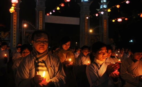 Đà Nẵng: Chùa Bà Đa tổ chức đêm hội Hoa đăng kỷ niệm Khánh đản Đức Phật A Di Đà ảnh 13 DSC_0493.JPG