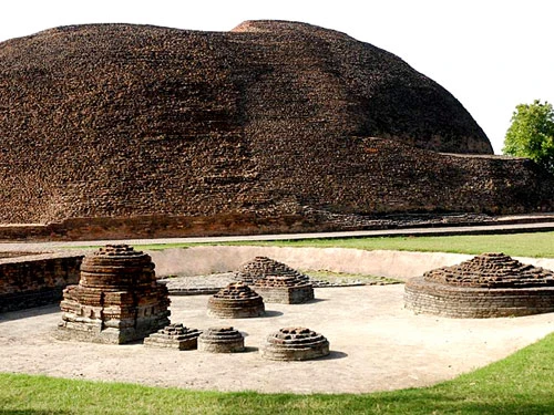 Lạ lùng vùng xứ Phật