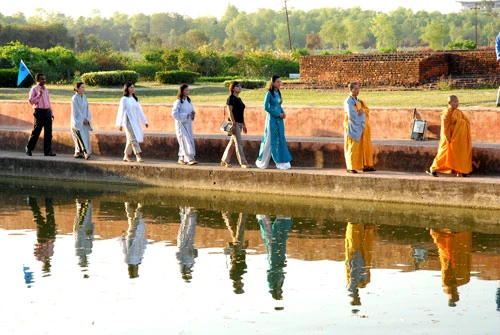 Lạ lùng vùng xứ Phật