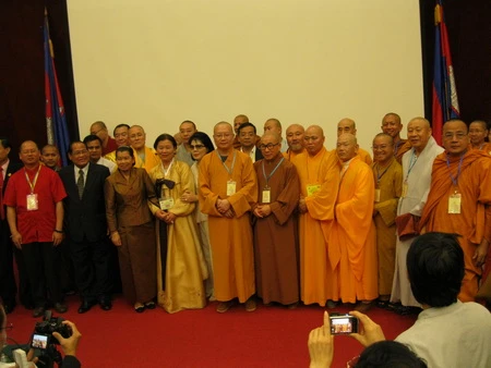 0_Pho thu tuong Campuchia va Bo truong bo Ton giao voi lanh dao cac doan_resize.JPG