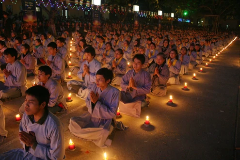 Hà Nội: Hoa đăng mừng Phật thành Đạo ảnh 3
