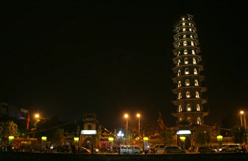Hà Nội: Hoa đăng mừng Phật thành Đạo ảnh 1