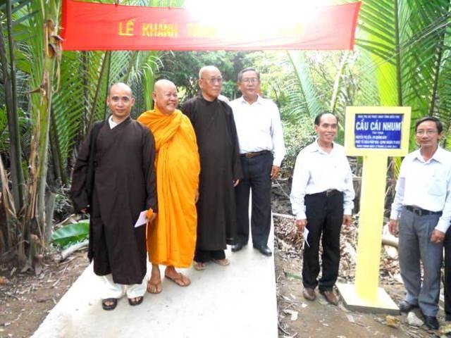 Bến Tre: Bàn giao cầu giao thông nông thôn ảnh 3 2.jpg