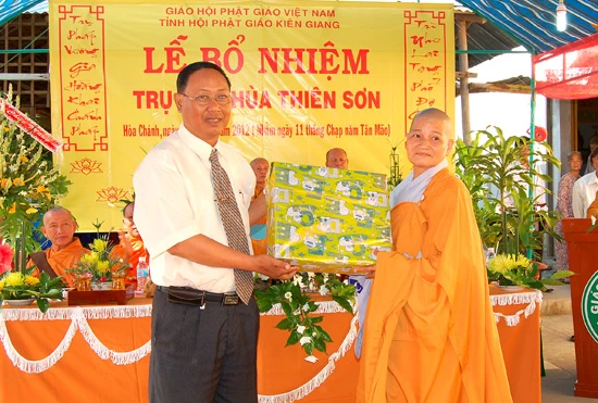 Kiên Giang: Bổ nhiệm trụ trì chùa Thiên Sơn ảnh 10 Kiên Giang: Bổ nhiệm trụ trì chùa Thiên Sơn ảnh 10