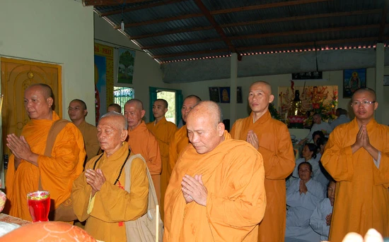 Kiên Giang: Bổ nhiệm trụ trì chùa Thiên Sơn ảnh 11 Kiên Giang: Bổ nhiệm trụ trì chùa Thiên Sơn ảnh 11