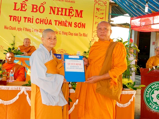 Kiên Giang: Bổ nhiệm trụ trì chùa Thiên Sơn ảnh 6 Kiên Giang: Bổ nhiệm trụ trì chùa Thiên Sơn ảnh 6