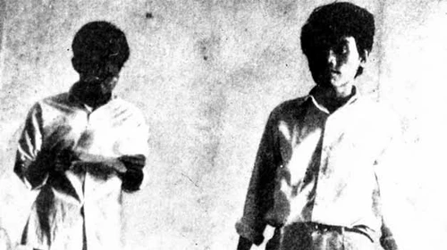 Sinh viên Hoàng Phủ Ngọc Tường (phải) và chủ tịch Tổng hội Sinh viên Huế Trần Xuân Kiêm tại cuộc hội thảo - Ảnh tư liệu N.Đ.X.