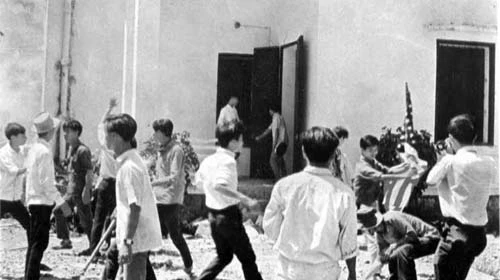 Kỳ 8: Đốt USIS và tòa lãnh sự Mỹ ảnh 2