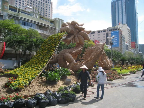 Rồng phun hoa