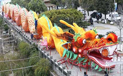 Không khí đón năm rồng rộn ràng khắp 5 châu ảnh 2