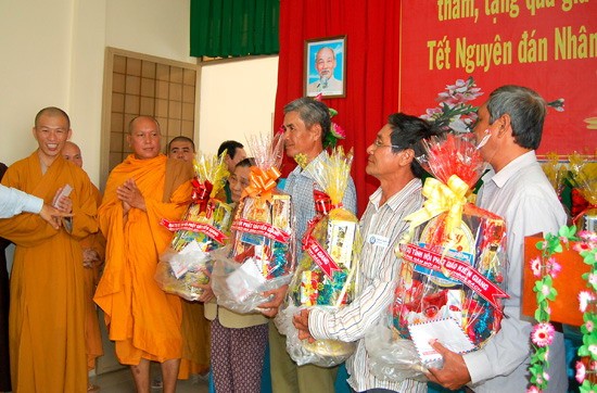 BTS THPG Kiên Giang tặng quà Tết ảnh 2 cs-20.jpg