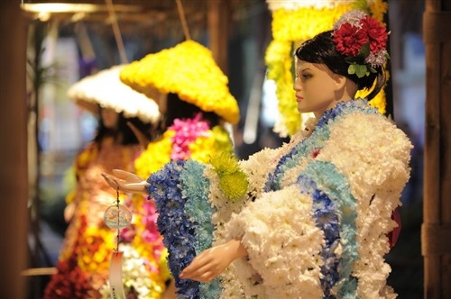 Tưng bừng khai mạc đường hoa Nguyễn Huệ ảnh 28 Tưng bừng khai mạc đường hoa Nguyễn Huệ ảnh 28