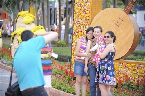 Tưng bừng khai mạc đường hoa Nguyễn Huệ ảnh 30 Tưng bừng khai mạc đường hoa Nguyễn Huệ ảnh 30