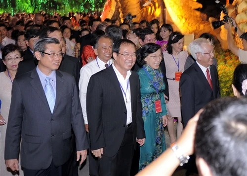 Tưng bừng khai mạc đường hoa Nguyễn Huệ ảnh 4