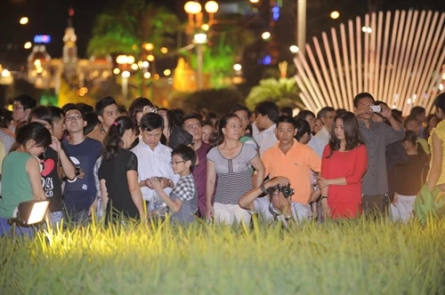 Tưng bừng khai mạc đường hoa Nguyễn Huệ ảnh 8