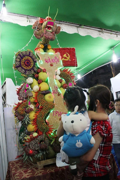 Độc đáo trái cây hóa rồng năm Nhâm Thìn ảnh 3