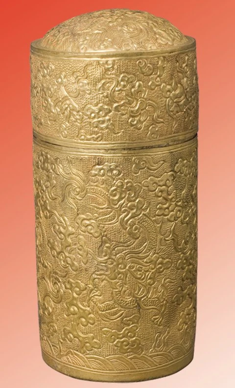 Rồng trang trí trên hộp - triều Nguyễn 1802 - 1945