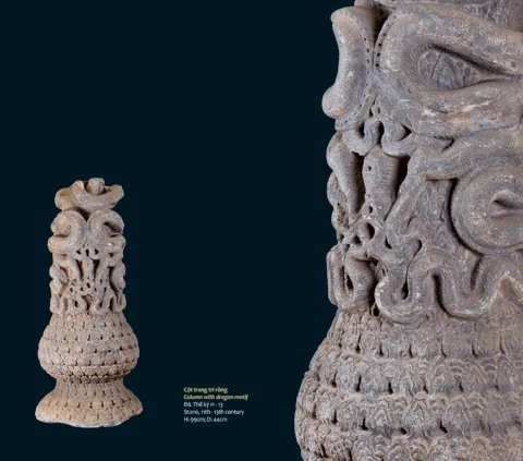 Nằm ở vị trí trung tâm phòng trưng bày là chiếc cột đá được chạm khắc hình rồng thuộc triều nhà Lý (thế kỷ 11 – 13) được khai quật từ Thành Thăng Long (Hà Nội).