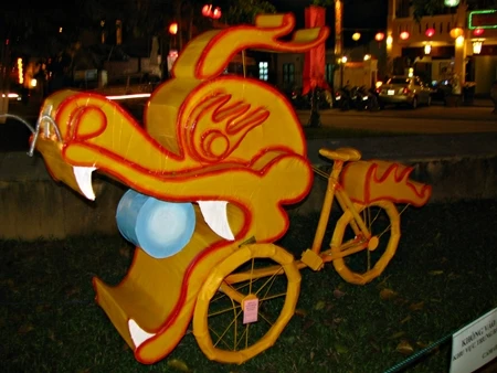 Rực rỡ sắc màu đèn lồng trong đêm giao thừa ảnh 17