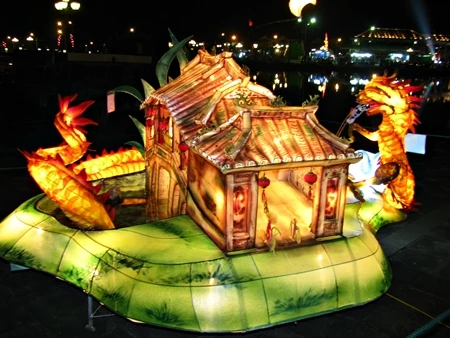 Rực rỡ sắc màu đèn lồng trong đêm giao thừa ảnh 22