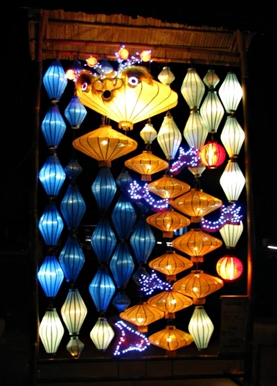 Rực rỡ sắc màu đèn lồng trong đêm giao thừa ảnh 24