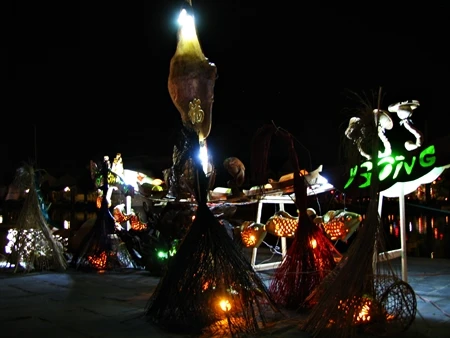 Rực rỡ sắc màu đèn lồng trong đêm giao thừa ảnh 4