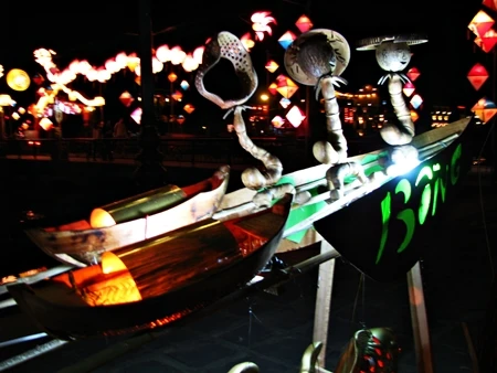 Rực rỡ sắc màu đèn lồng trong đêm giao thừa ảnh 5