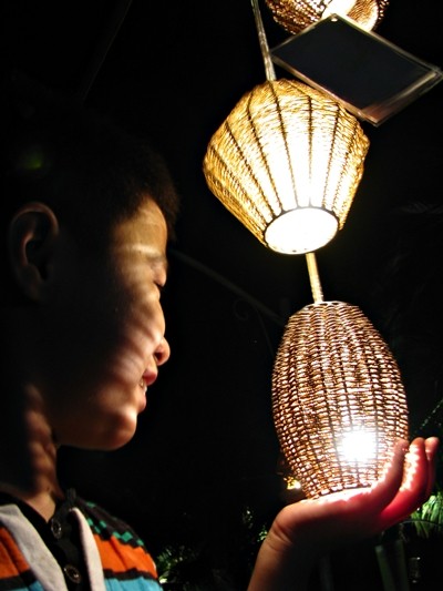 Rực rỡ sắc màu đèn lồng trong đêm giao thừa ảnh 8 Rực rỡ sắc màu đèn lồng trong đêm giao thừa ảnh 8