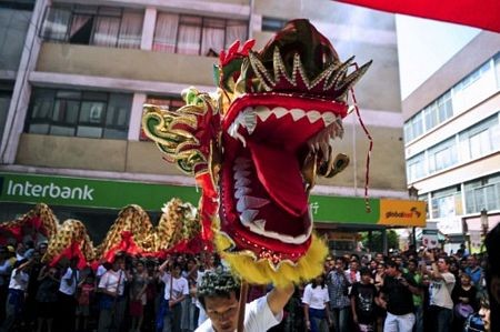 Người châu Á hân hoan đón mừng năm mới Nhâm Thìn-2012 ảnh 11 Người châu Á hân hoan đón mừng năm mới Nhâm Thìn-2012 ảnh 11