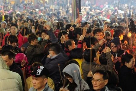 Người châu Á hân hoan đón mừng năm mới Nhâm Thìn-2012 ảnh 5