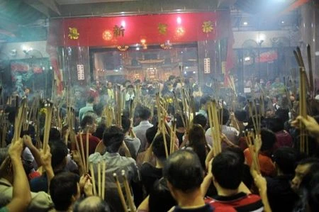 Người châu Á hân hoan đón mừng năm mới Nhâm Thìn-2012 ảnh 6