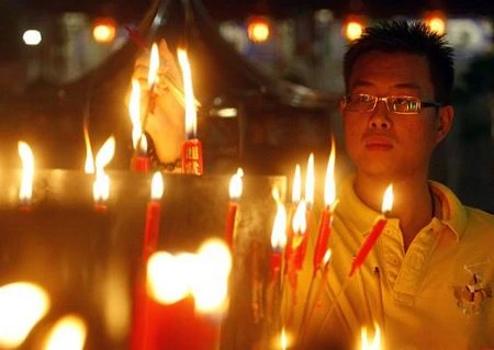 Người châu Á hân hoan đón mừng năm mới Nhâm Thìn-2012 ảnh 8