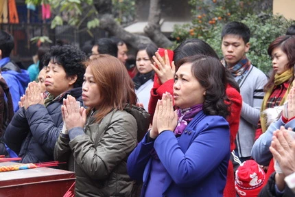 Ngày đầu năm, nhiều ngôi chùa ở Thủ đô đã quá tải