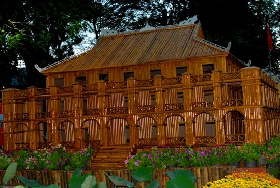 Độc đáo Chùa Một cột, Đại nội Huế giữa Sài Gòn