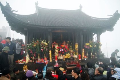 Yên Tử: Hơn 6 vạn du khách ngày khai hội ảnh 9 Yên Tử: Hơn 6 vạn du khách ngày khai hội ảnh 9